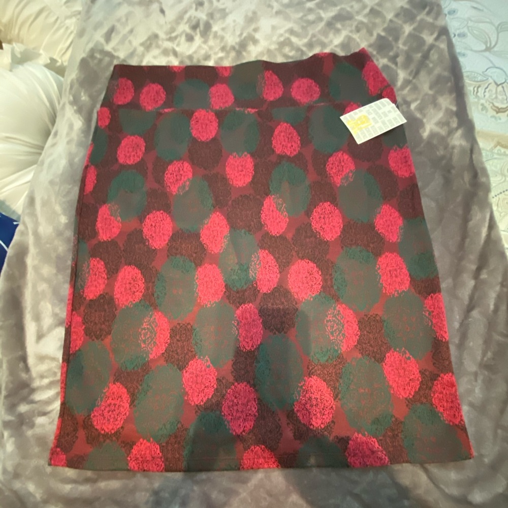 ✨ 2/$15 NWT LuLaRoe Cassie Pencil Skirt.  Size 3X.